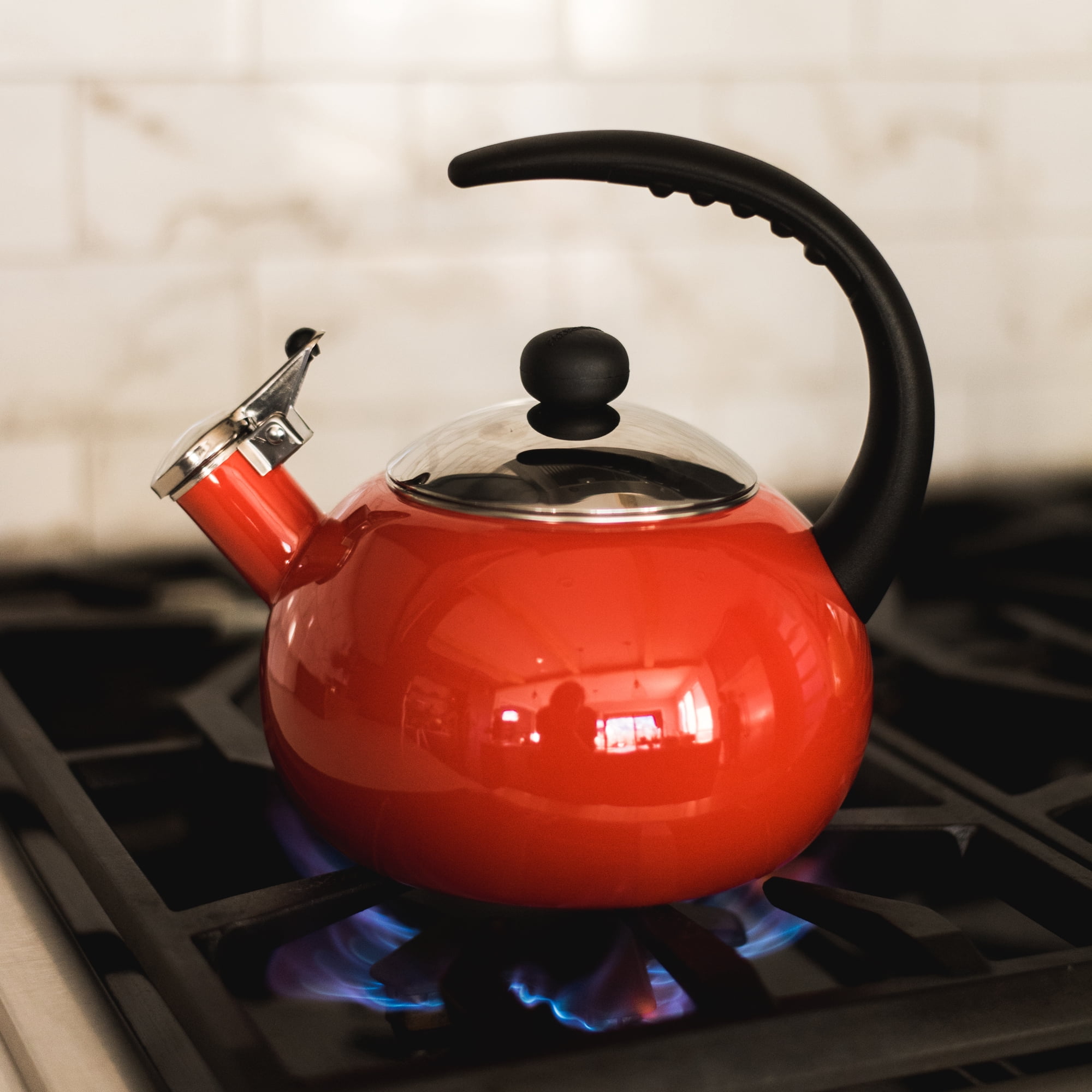 Farberware Luna 2.5 Qt Tea Kettle, Red