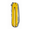 thumbnail image 3 of Victorinox Classic SD Couteau de Poche Translucide Jaune à 7 Fonctions, 3 of 4