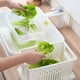 thumbnail image 4 of Contenedor de almacenamiento de alimentos Caja transparente de verduras frescas con colador Organizador de ensaladas de frutas apilable para nevera 1.9L Inevent HA008836-00, 4 of 7