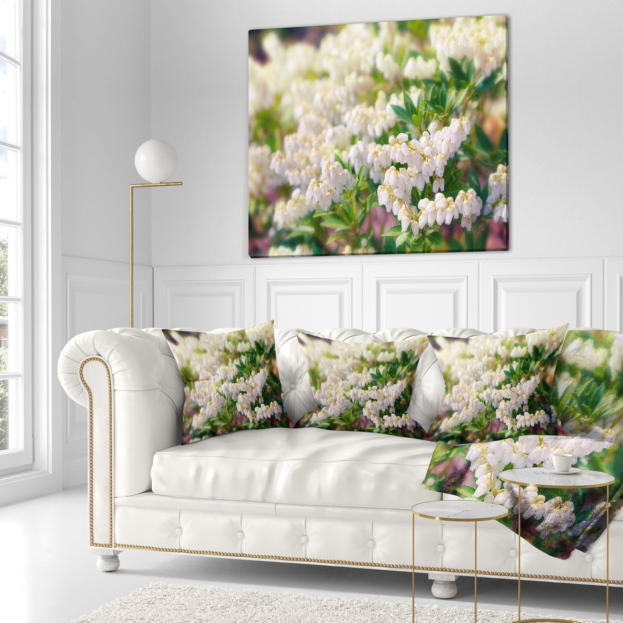 Designart Beautiful Blooming White Flowers - Floral Throw Pillow - 16x16