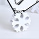 thumbnail image 1 of Adornos navideños, adornos navideños, regalos navideños, base de decoración de copos de nieve navideños, letrero de pie para escritorio, adorno para tarjeta de presentación navideña, base decorativa, 1 of 3