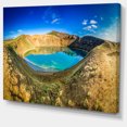 thumbnail image 2 of Blue Lake dans le Cratère du Volcan, 2 of 3