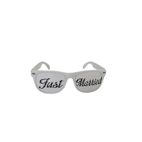 17 Main Bridal Party Wedding Party Sunglasses - Just Married - White