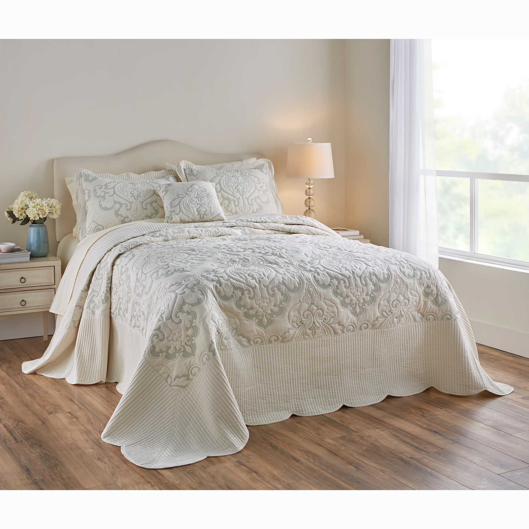 BrylaneHome Amelia Bedspread Full, Ivory Seaglass Beige
