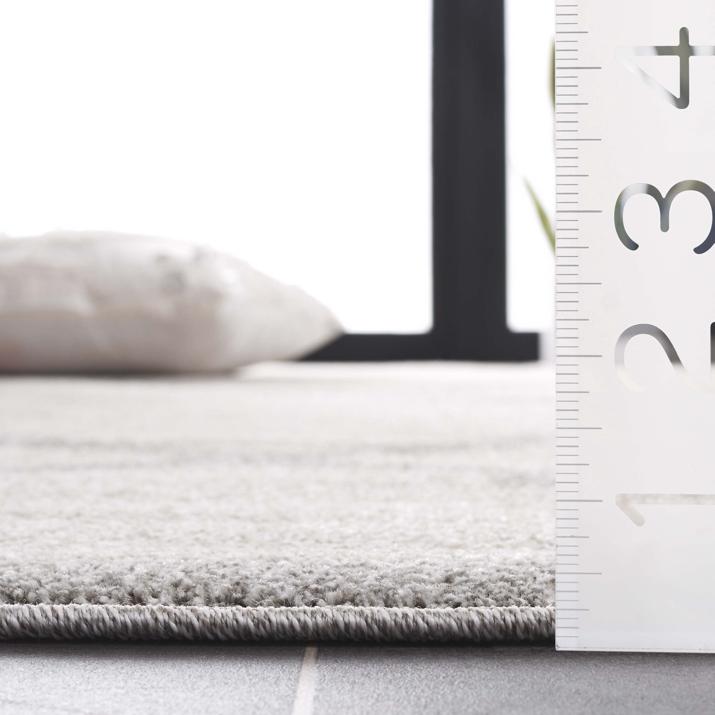 Safavieh Amherst Sharalyn Geometric Runner Rug, Beige/Light Gray, 2'3" x 9'