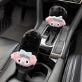thumbnail image 4 of Sanrio - Funda protectora de peluche para palanca de cambios de coche, freno de mano, Hello Kitty, My Melody, dibujos animados, cálidos accesorios de decoración para coche, regalo, 4 of 5