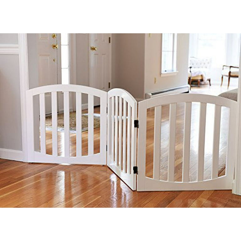 Free standing outlet baby fence