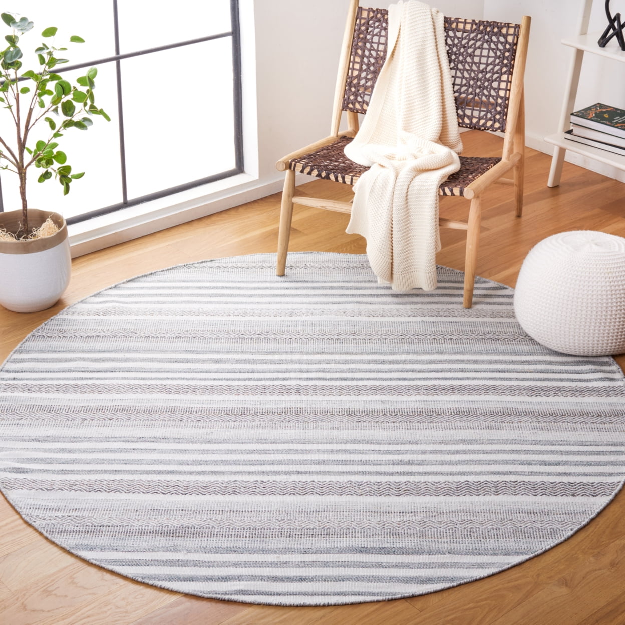 SAFAVIEH Kilim Malena Striped Polyester Runner Rug, Ivory/Grey, 2'3" x 8'
