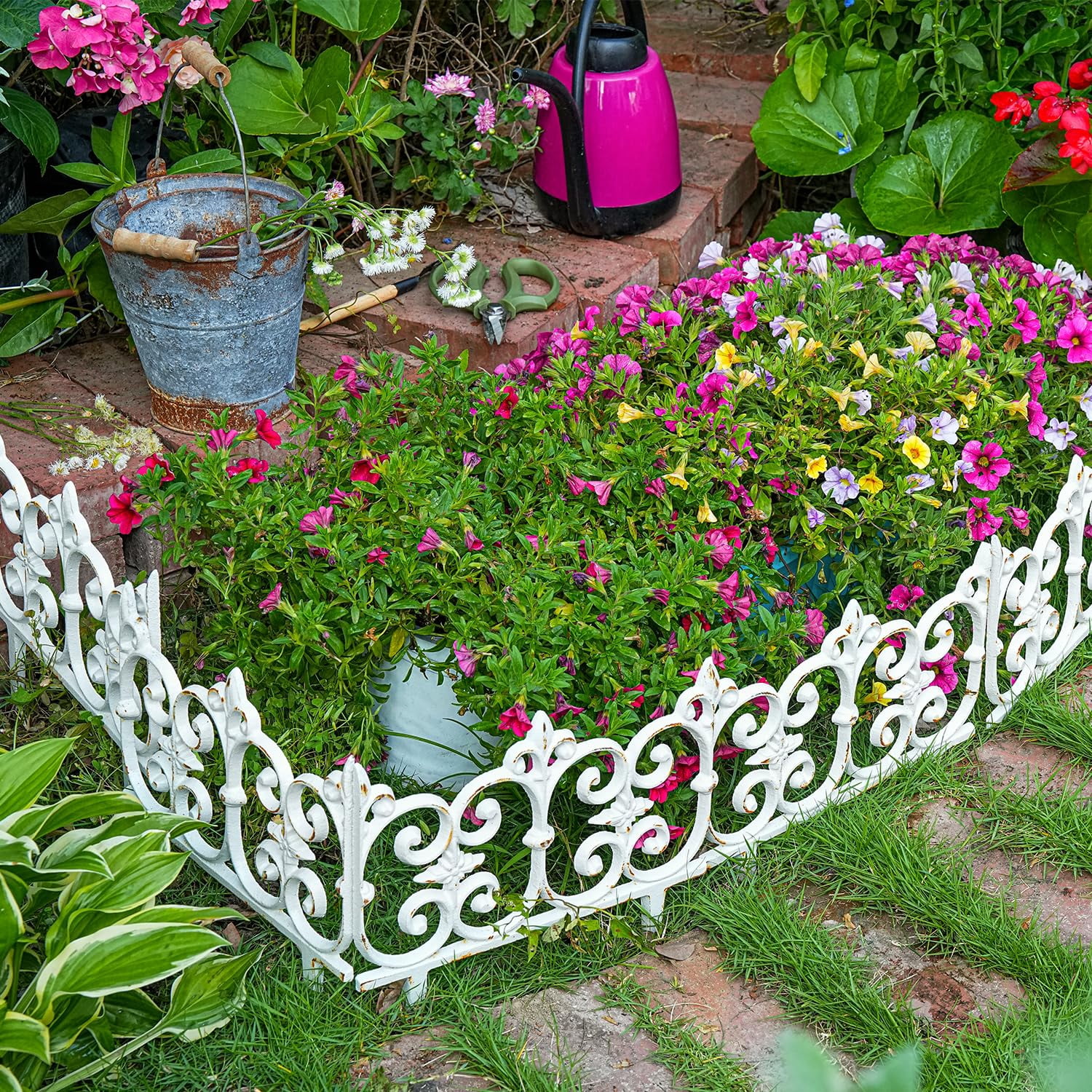 Sungmor 10.6" x 10" Rustic White Cast Iron Garden Edging, Landscape Decor, 4 Count