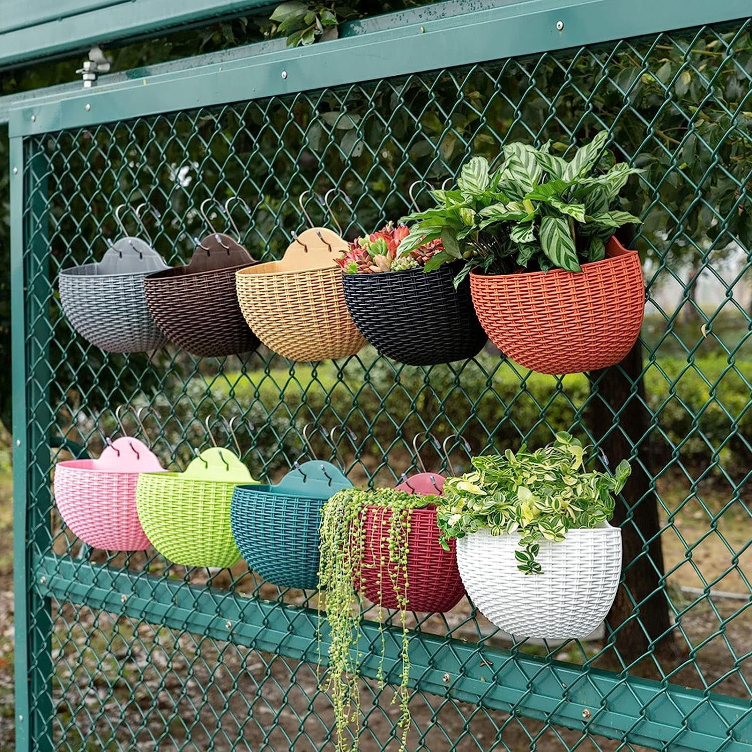Gixusil 2 Pcs Imitation Rattan Wall Hanging Flower Pot,Semicircle Hanging Planters Outdoor with Drainage Hole and Hooks, Plastic Garden Hanging Basket for Balcony Fence ((Black)