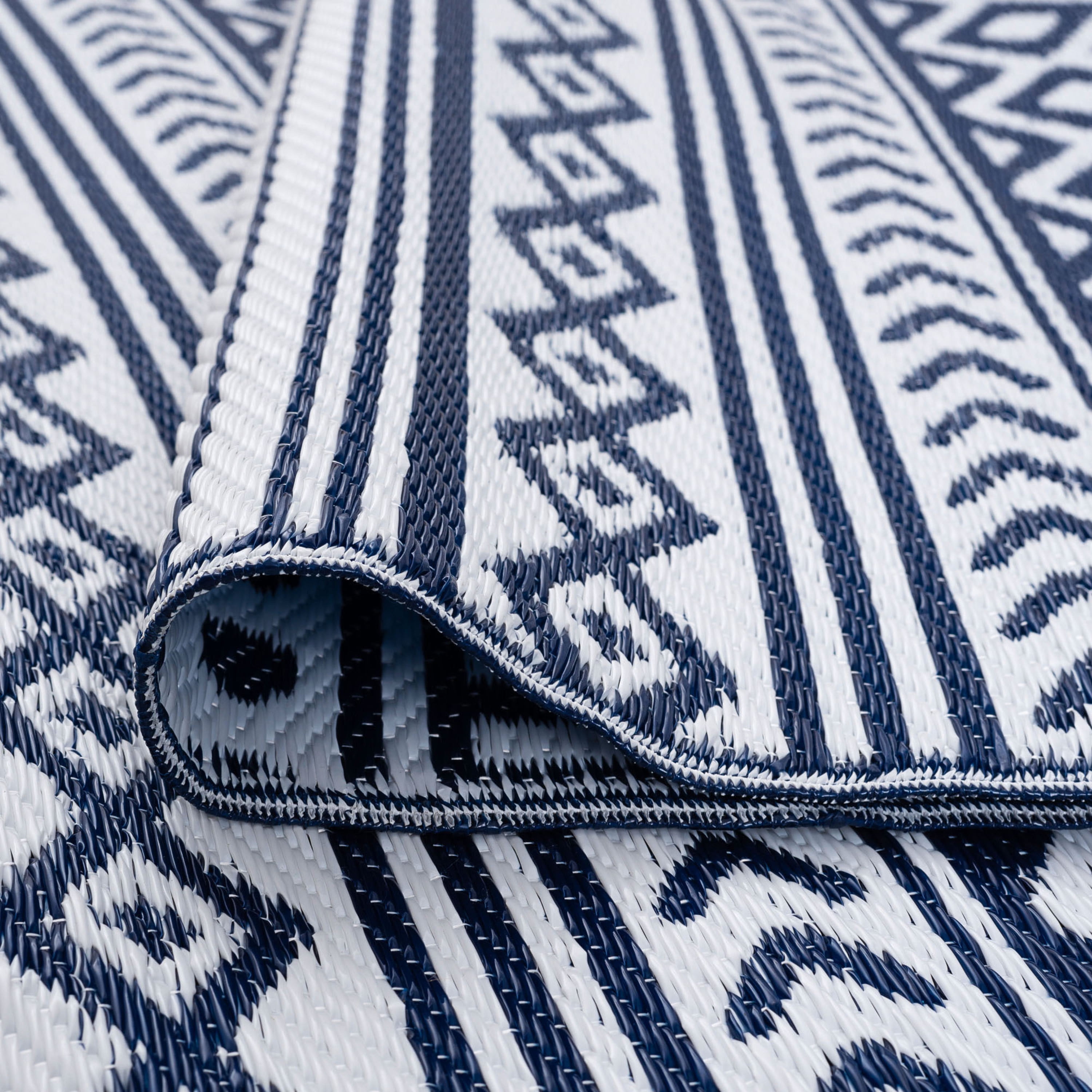 5x7 Reversible Navy and White Polypropylene Outdoor Stripe Area Rug