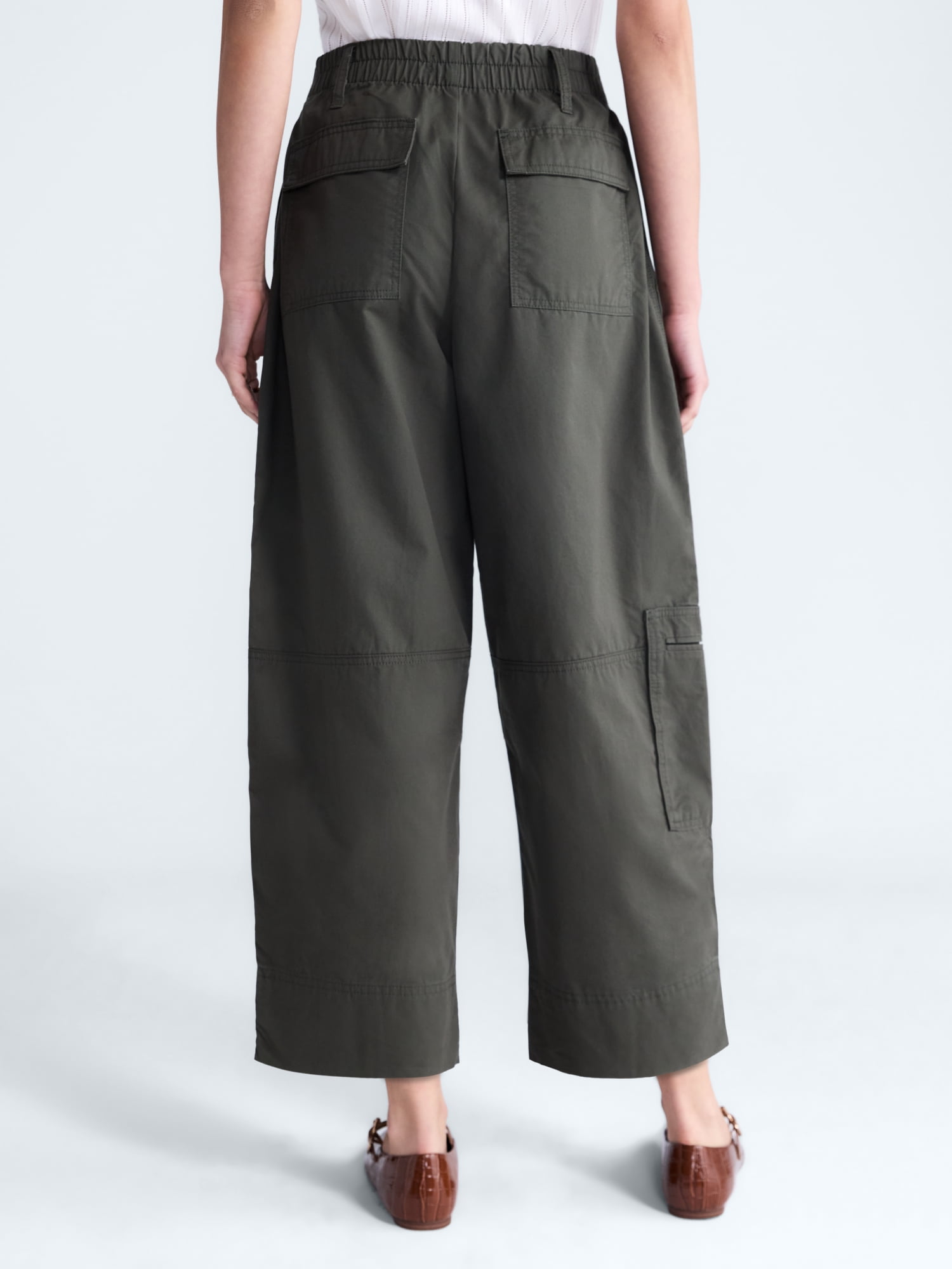 Free Assembly Women's and Women's Plus High Rise Cropped Cargo Barrel Pants, 26.5" Inseam, Sizes XS-4X