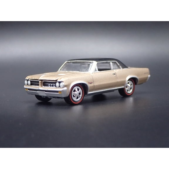 (Open Box) 1964 64 PONTIAC GTO TAN 1/64 SCALE COLLECTIBLE DIORAMA DIECAST MODEL CAR