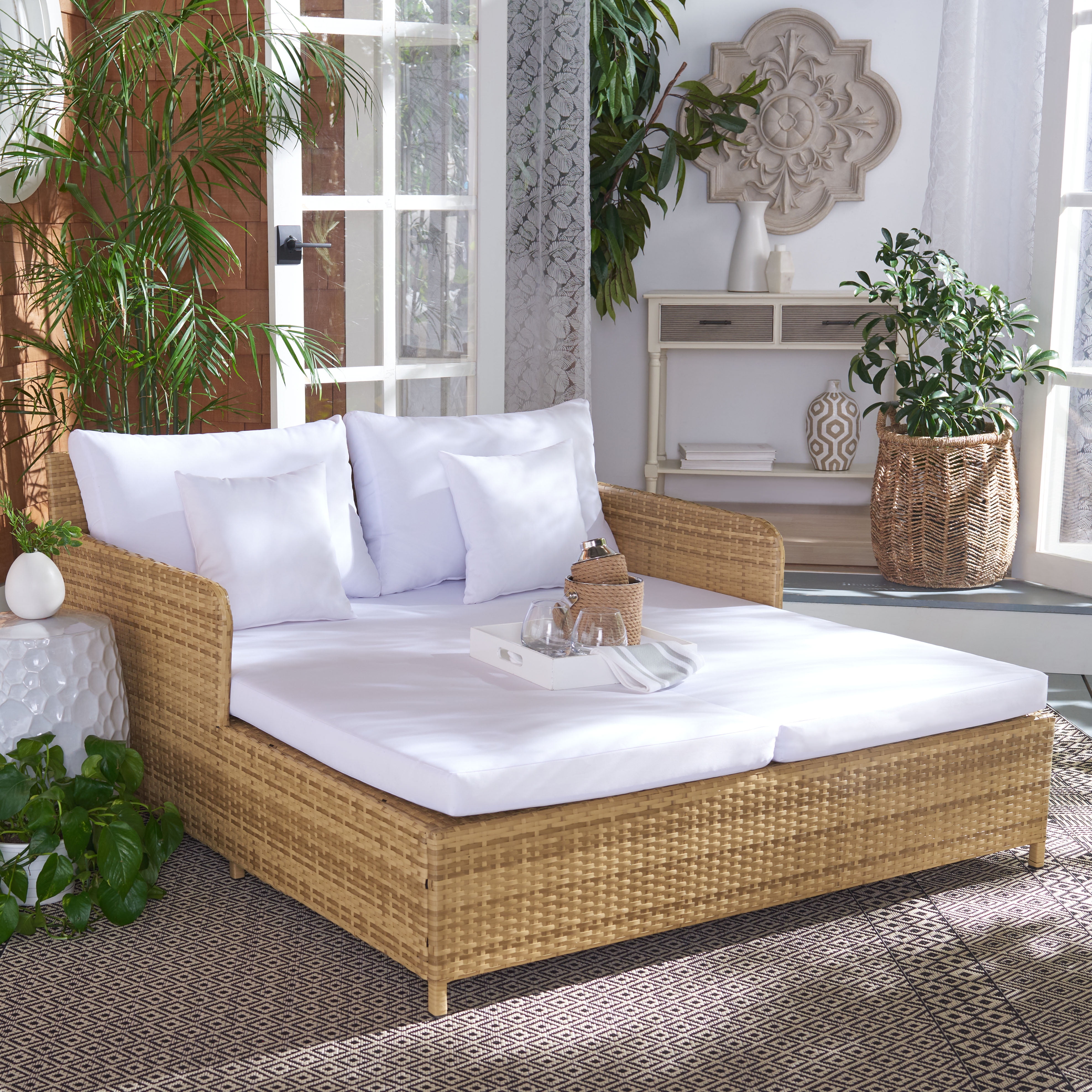 SAFAVIEH Cadeo Outdoor Patio Daybed, Natural/White