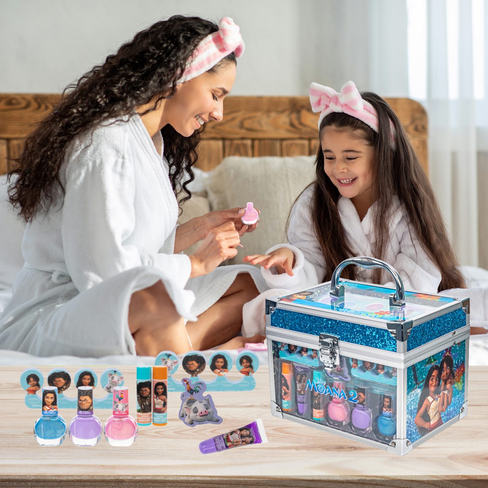 Moana 2 Kids Makeup Kit Train Case Beauty Set, Washable Play Makeup Set for Kids