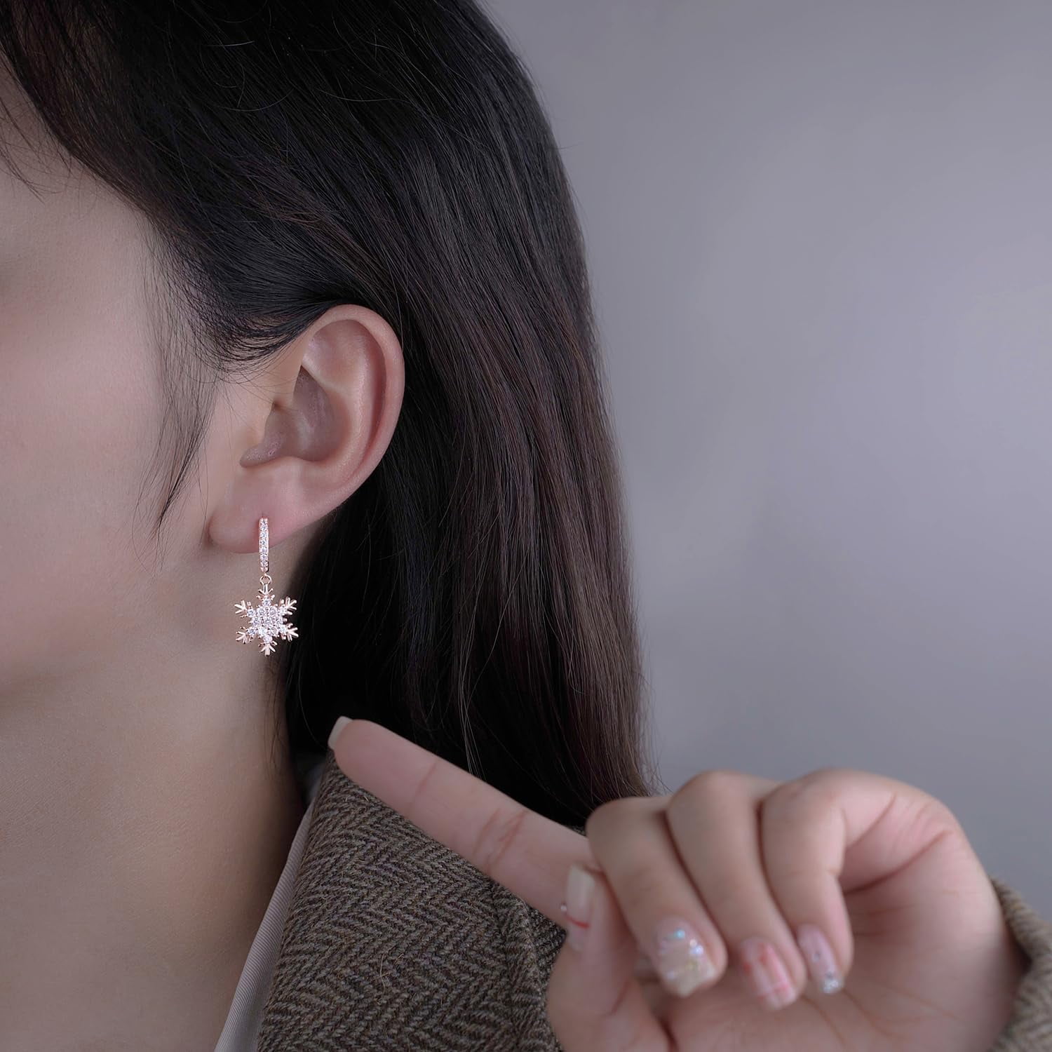Solid 925 Sterling Silver Sparkling CZ Snowflake Hoop Earrings for Women Teens Snowflake Hoop Earrings Huggie Earrings Drop Christmas Gifts