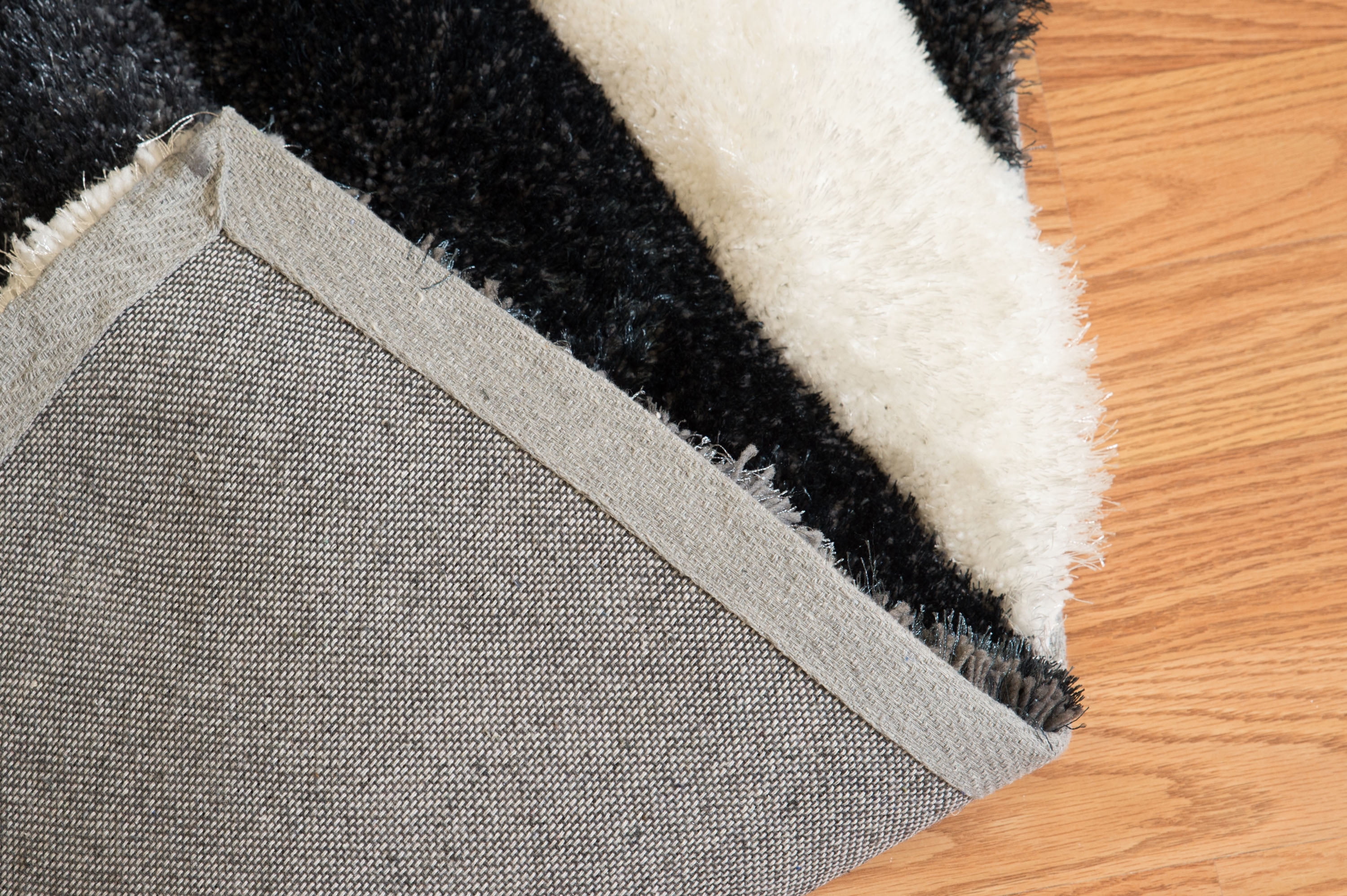 United Weavers Veria Mekan Shag Abstract Area Rug, Black, 5'3" X 7'2"