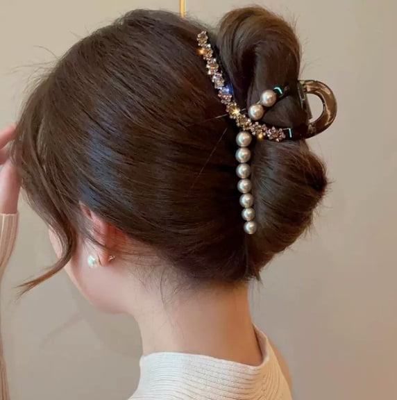 Large Shark Clips for Thick Hair - Stylish and Secure Hold for Everyday Use