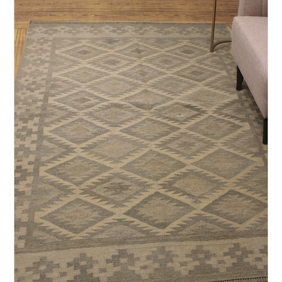Winchester Ilham Beige/Grey Rug, 5'2" x 7'4"