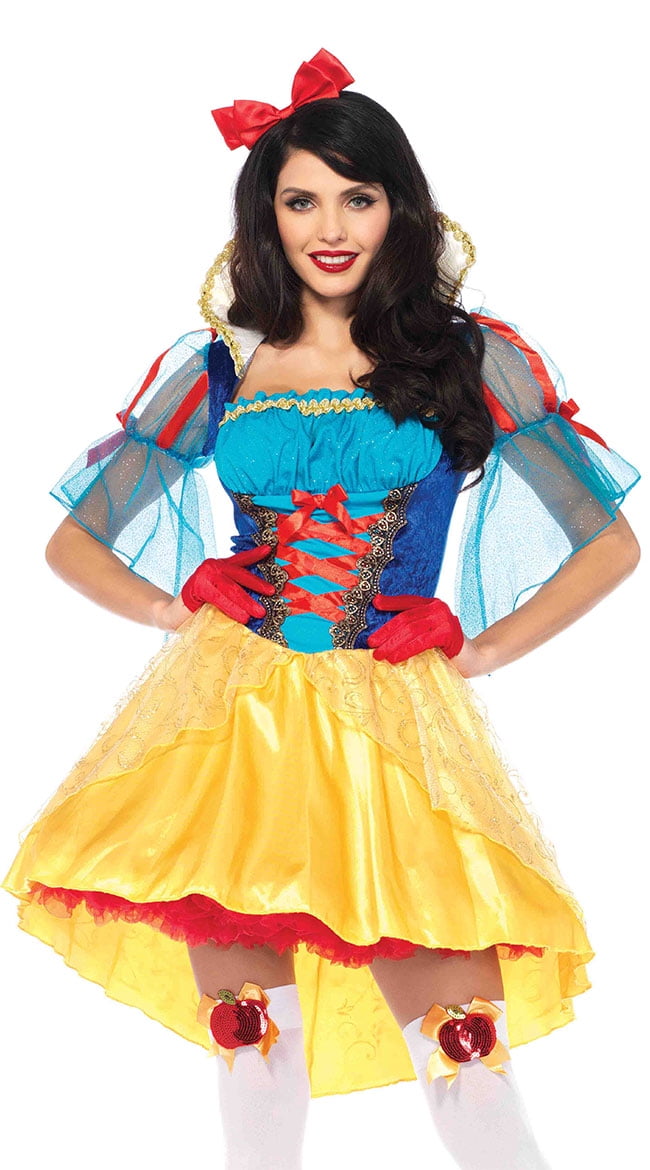 snow white dressing up