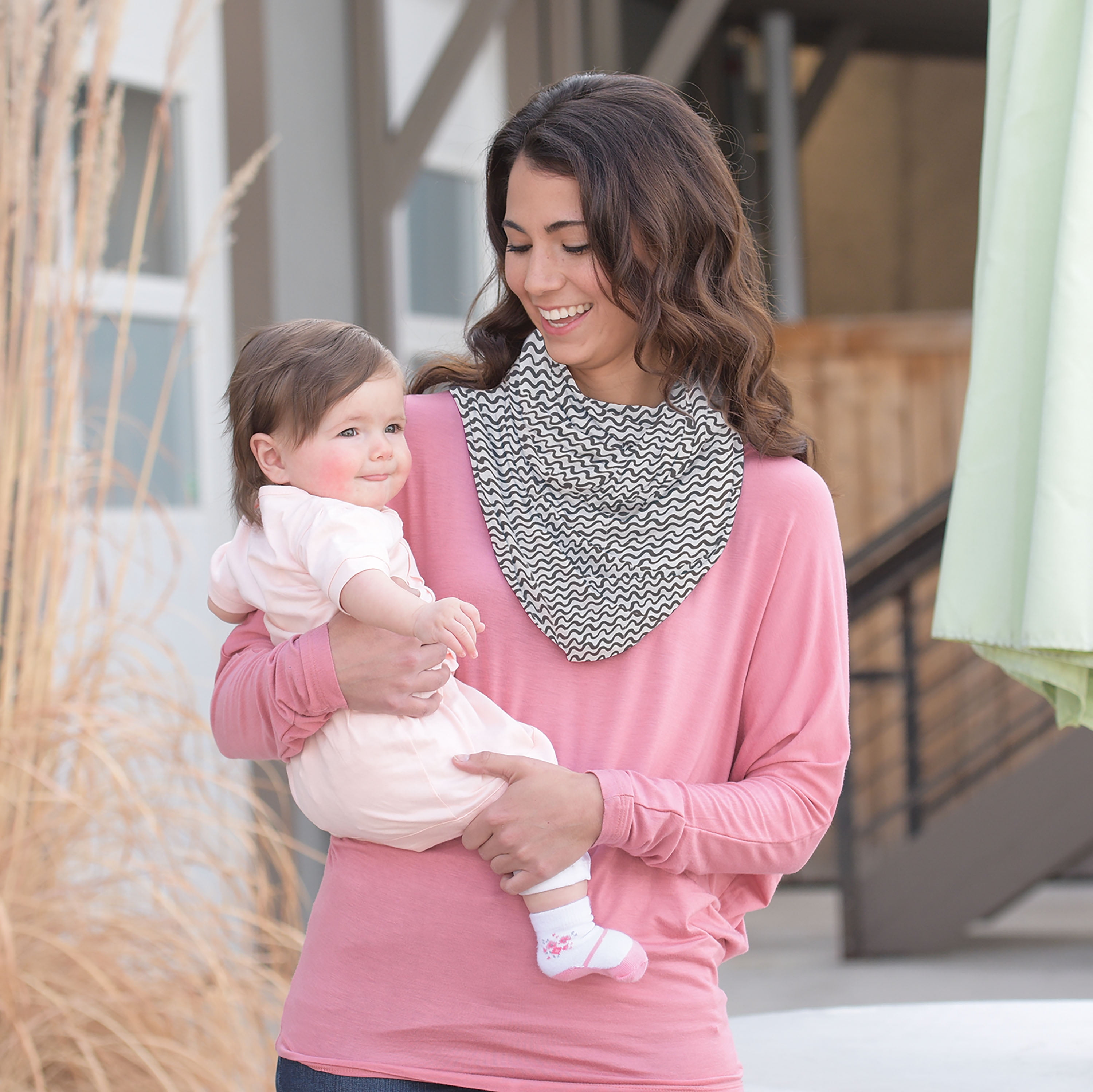 go 4 in 1 infinity nursing scarf