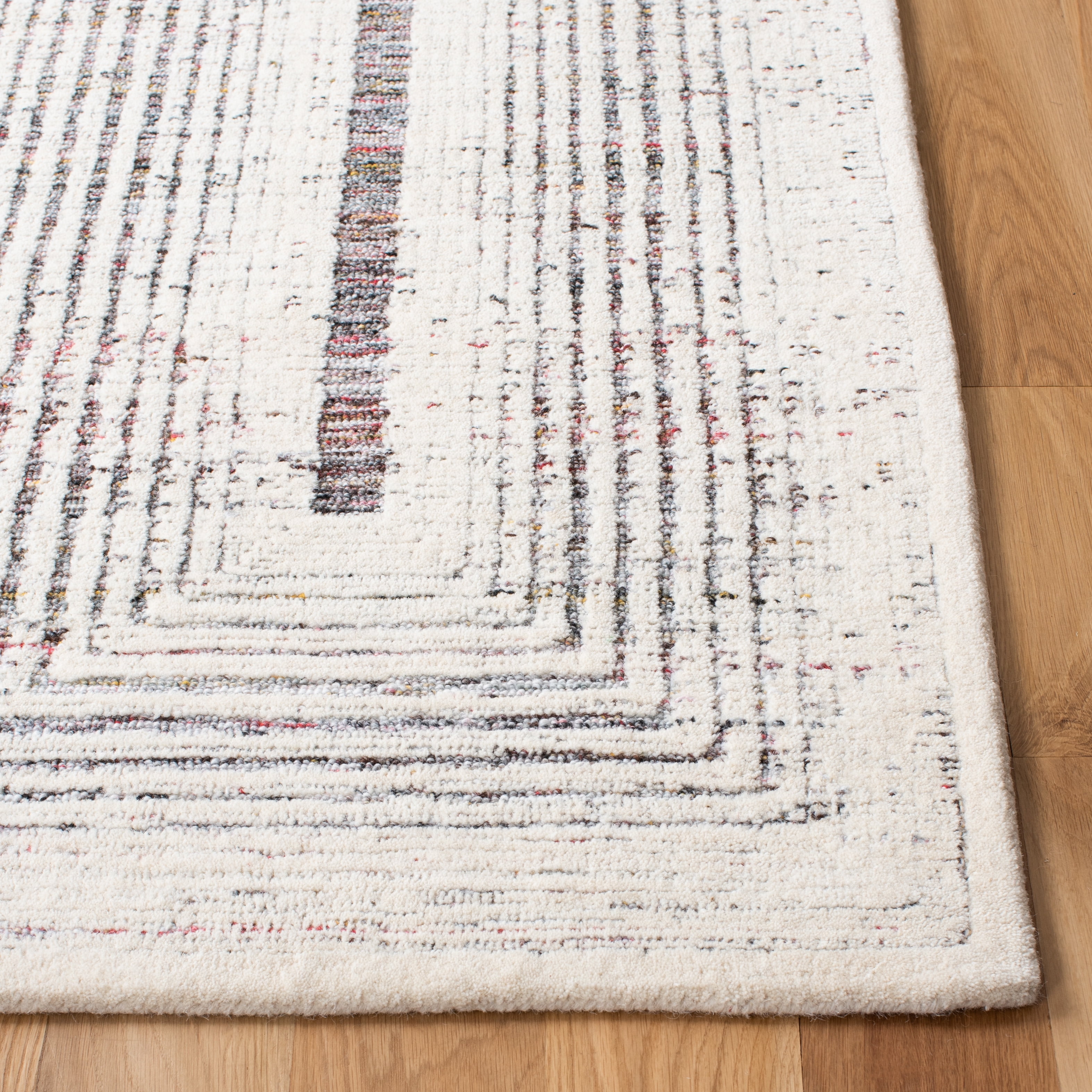 SAFAVIEH Metro Bayon Bordered Area Rug, Red/Ivory, 5' x 8'