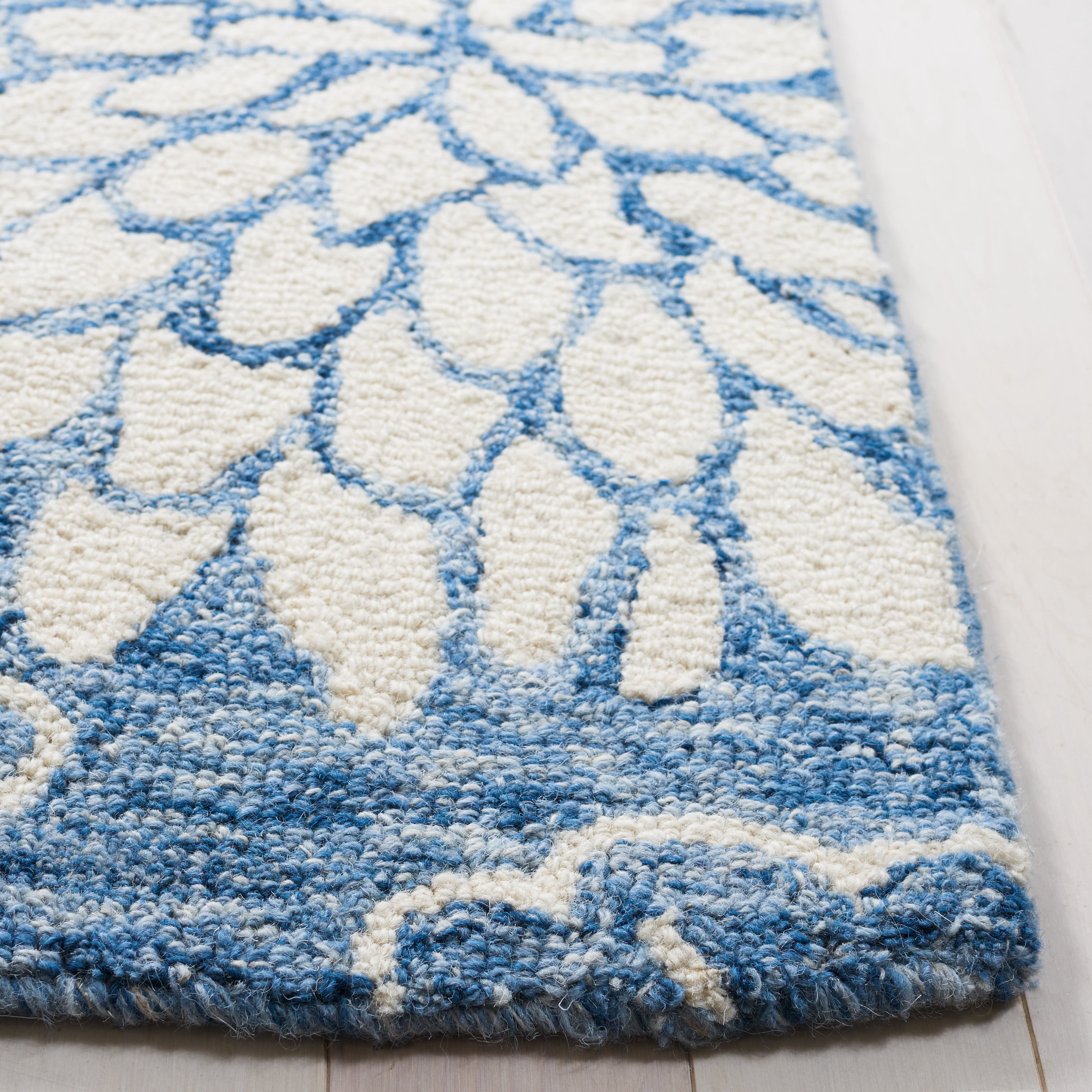 Safavieh Jardin Clara Floral Wool Runner Rug, Blue/Ivory, 2'3" x 9'