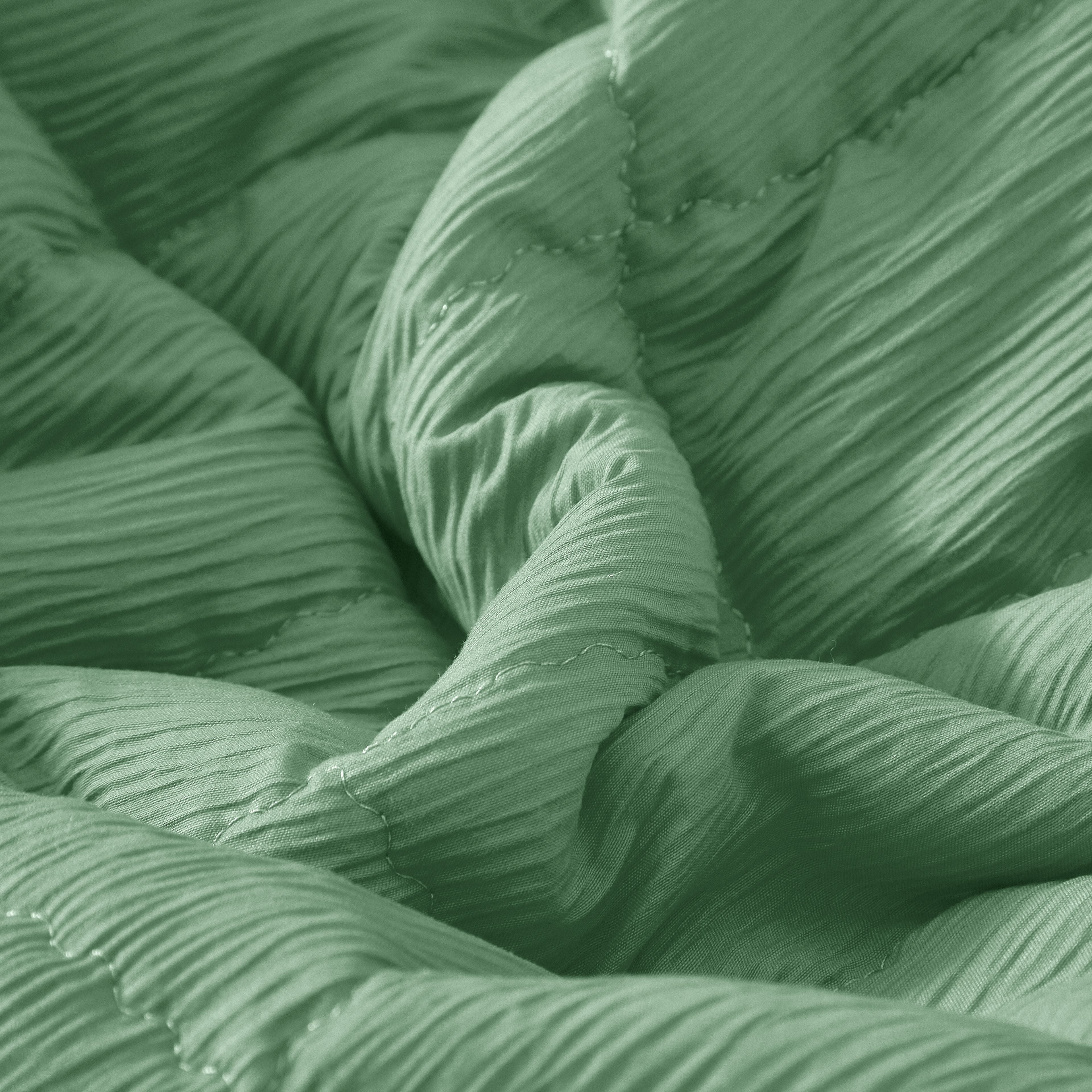 Mainstays by Becky G. & Alejandra Green Lily Cloud Quilt, Full/Queen