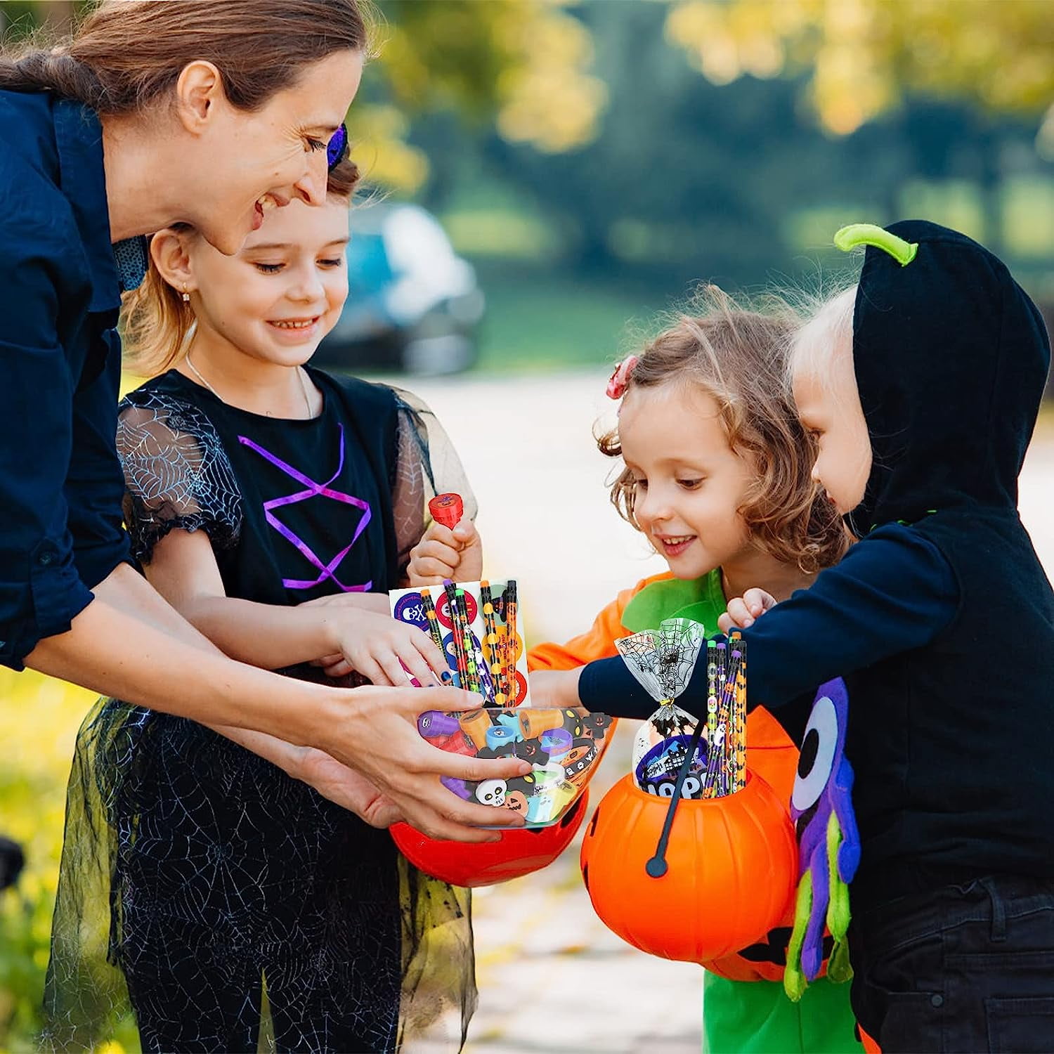 Naler 144 Pcs Halloween Party Favors Set for Kids Halloween Toys Bulk Pinata Filler Carnival Prizes,Trick or Treat,Gift Exchange