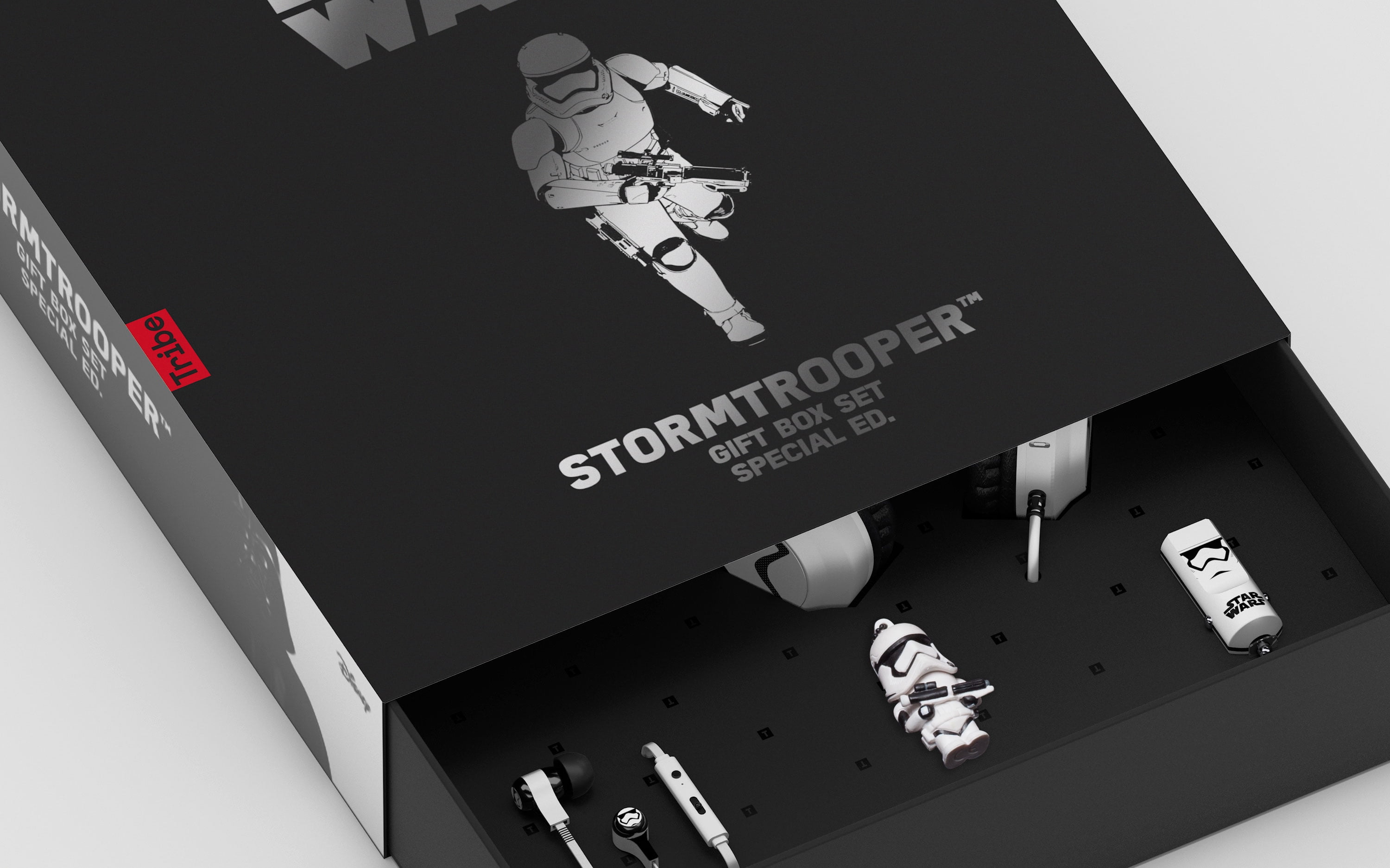 Star Wars StormTrooper Gift Set - Headphones, Earphones, 16GB USB Flash  Drive, Cable & Car Charger