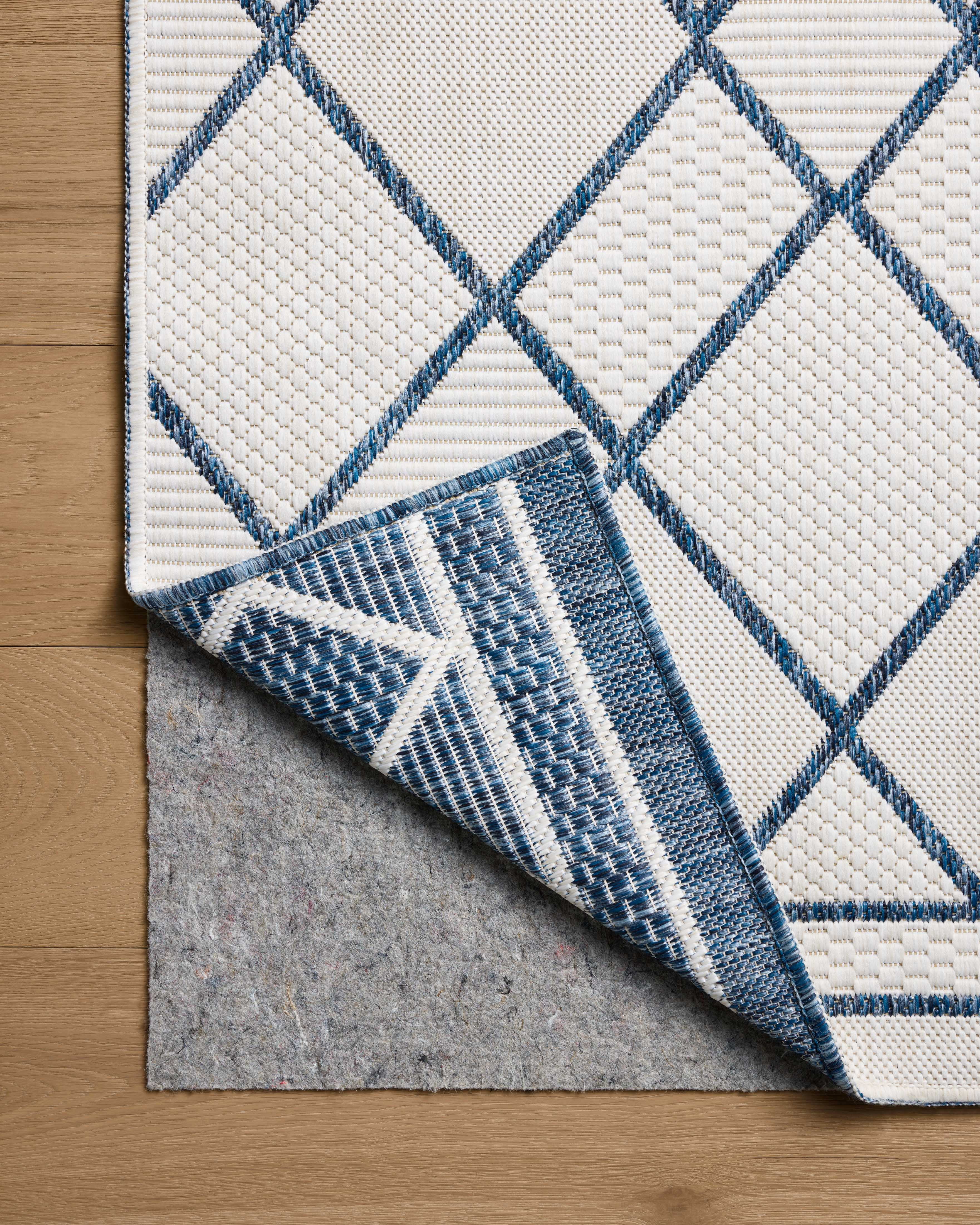 Indoor Outdoor Rug 5x8, Reversible, Loloi Easton Ivory / Denim (5'3" x 7'6")