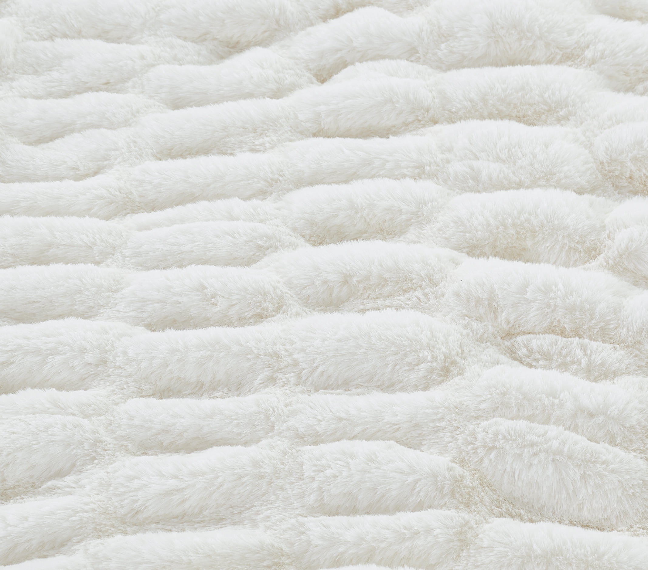 Home Soft Things Faux Fur Shar Pei Throw & Pillow Cover Combo - Cloud Dancer - 60" x 80"/20" x 20"