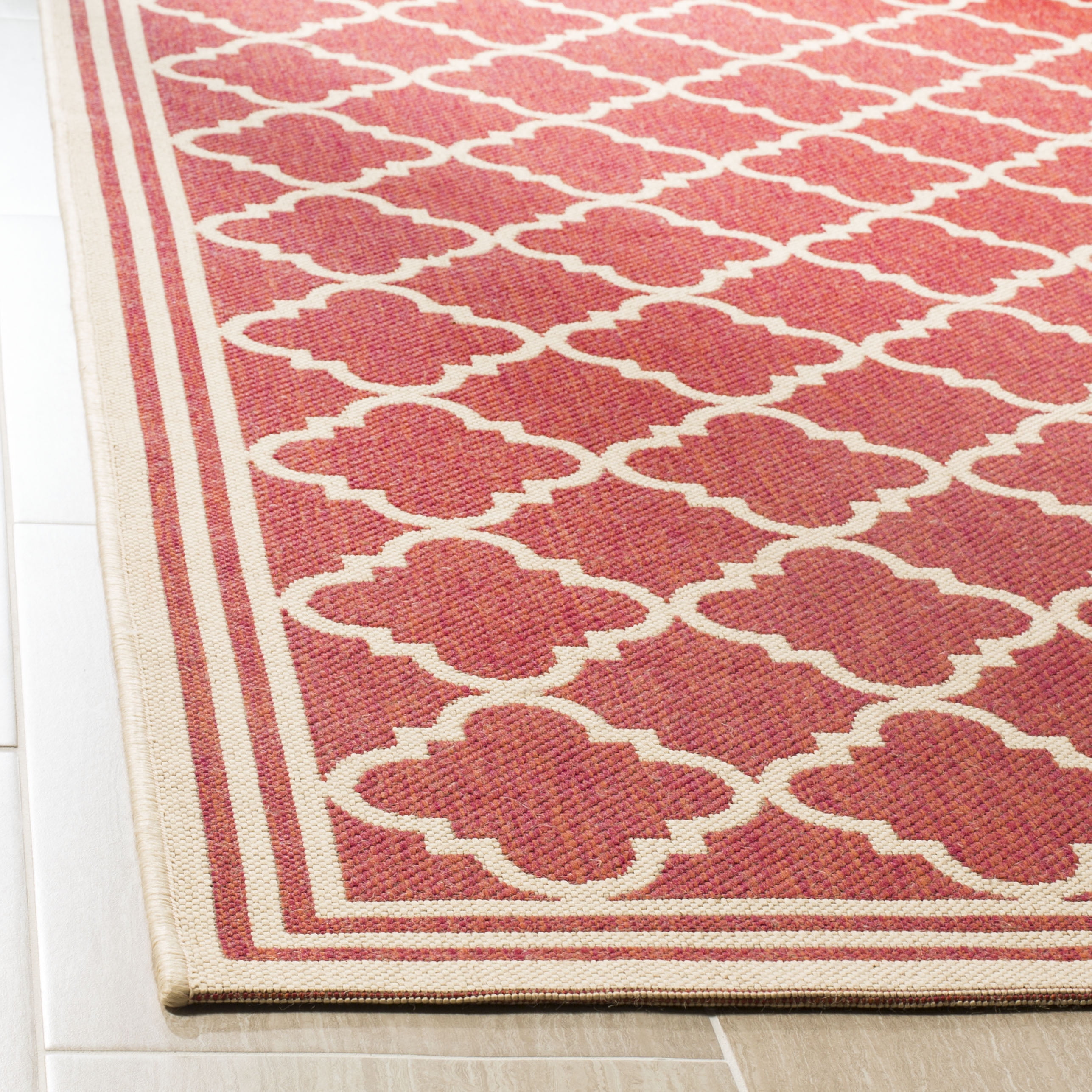 SAFAVIEH Outdoor LND121Q Linden Collection Red / Creme Rug