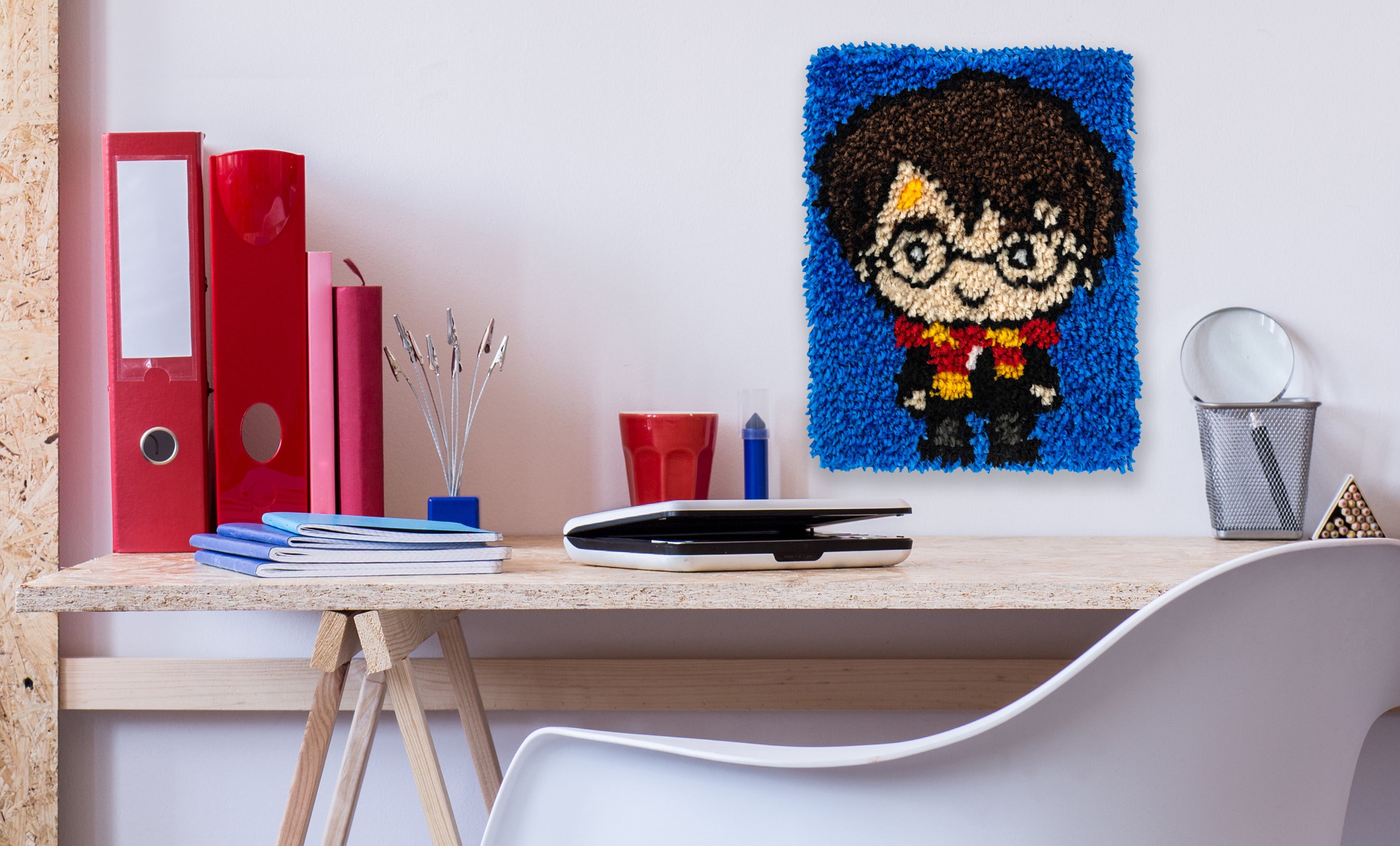 DIAMOND DOTZ® Harry Potter™ Latch Hook Kit