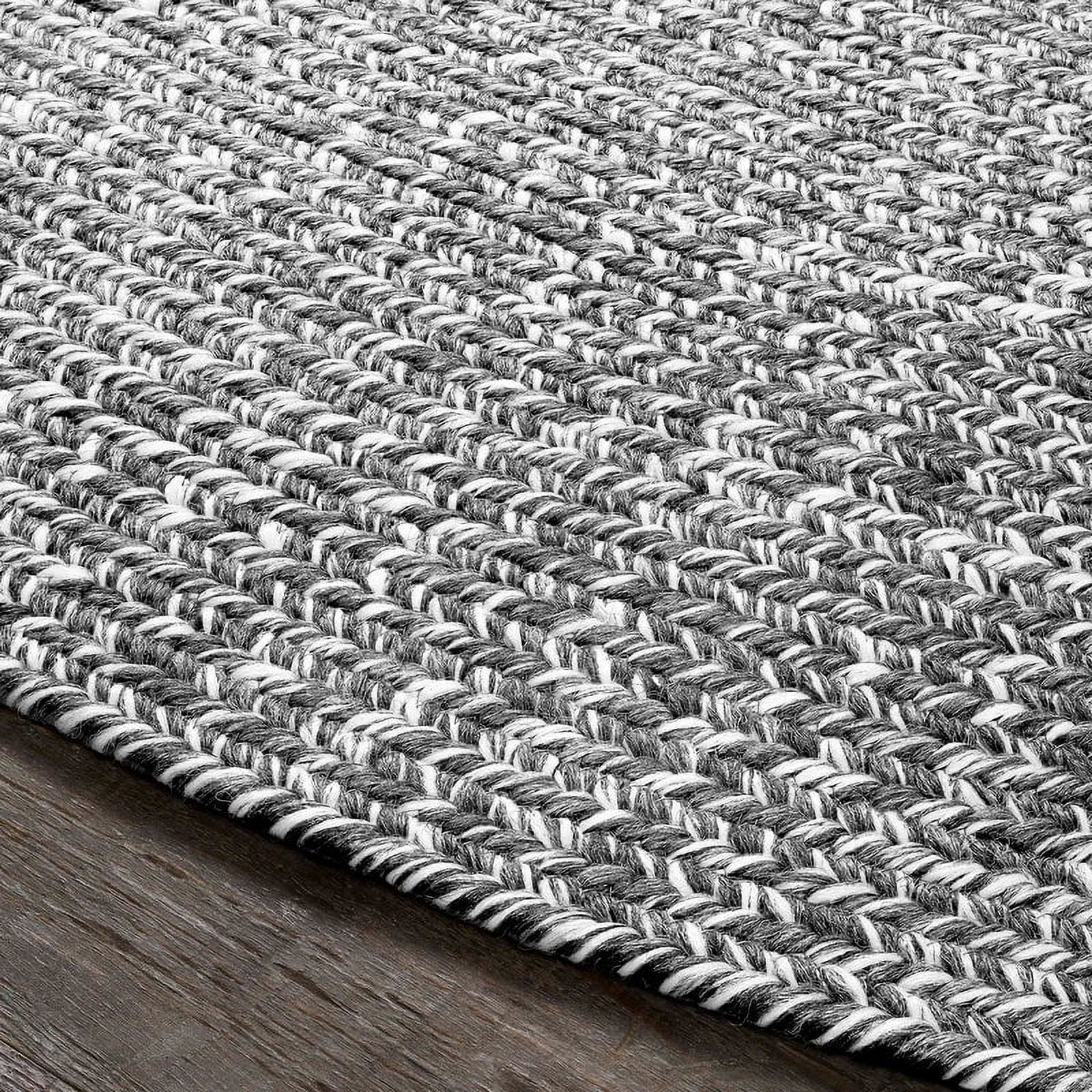 Superior Two-Toned Braided Round Indoor/ Outdoor Area Rug, Charcoal/ White, 4'