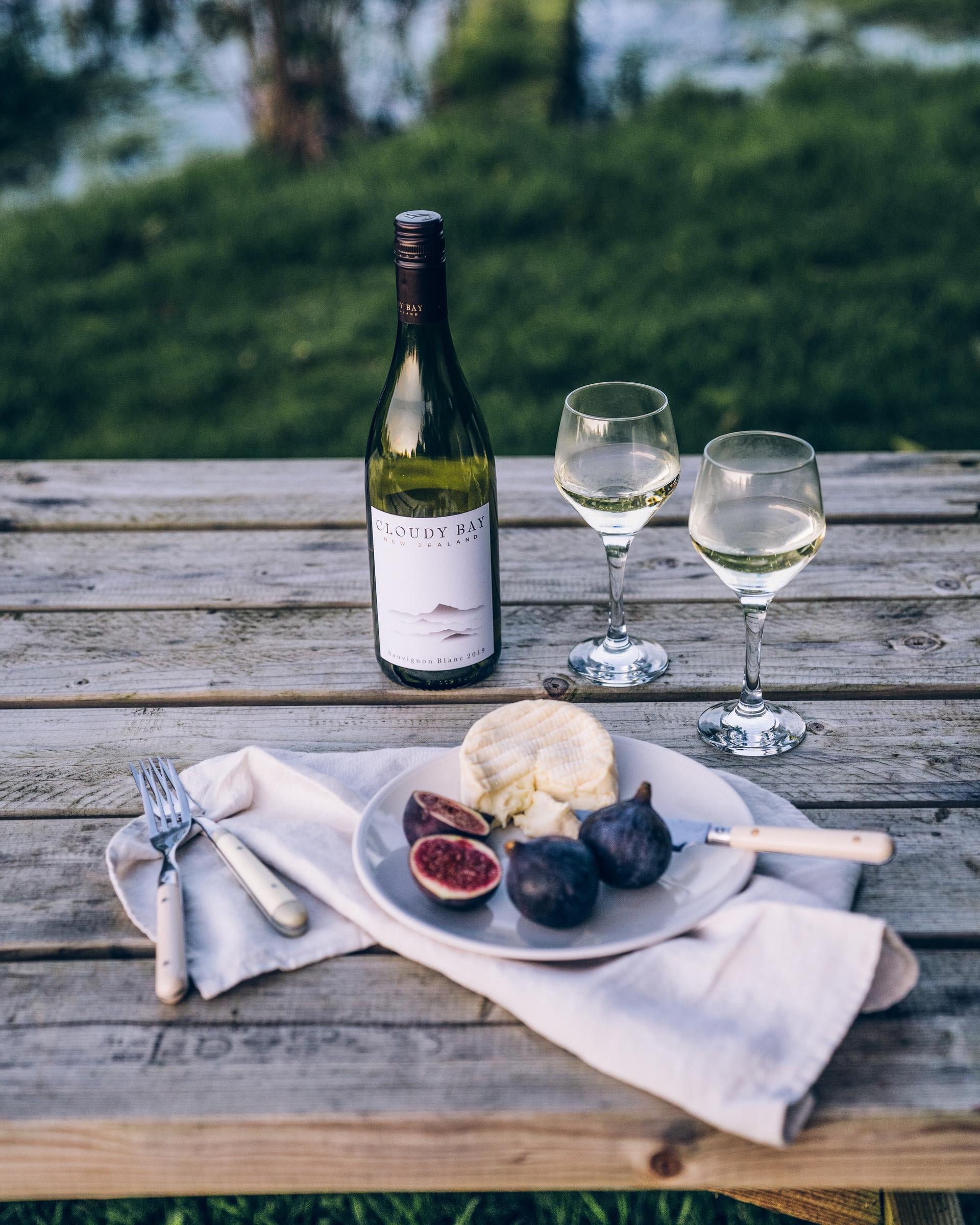 Cloudy Bay Sauvignon Blanc White Wine New Zealand 750ml Glass
