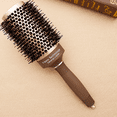 thumbnail image 2 of Cepillo de pelo redondo con cerdas de jabalí, cerámica nanotérmica, tecnología iónica y antiestática, cepillo de pelo con rodillo para secado con secador, 2 of 3