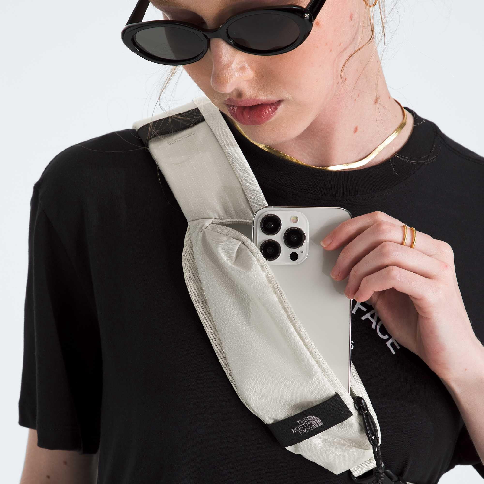 The North Face Borealis Sling Bag - Crossbody Bag, White Dune/ TNF Black, One Size
