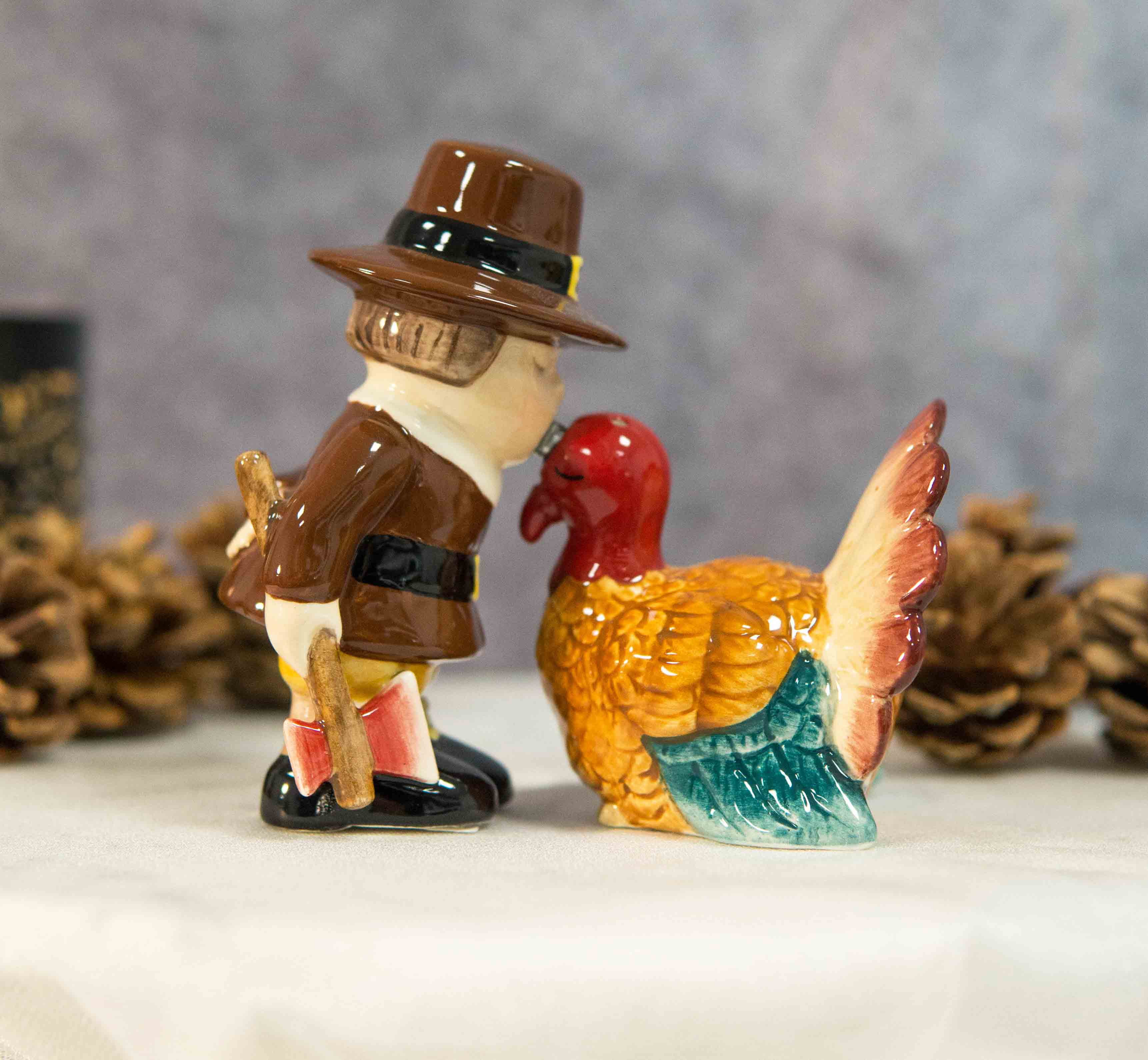 Thanksgiving Pilgrim With Axe Kissing Turkey Ceramic Salt and Pepper ...