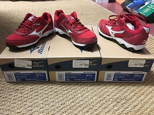 maroon youth baseball cleats