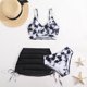 thumbnail image 4 of Conjunto de Pantalones Cortos de Bebé para Niños Estilo de Falda de Impresión de Verano Batik Conjunto de Trajes de Baño de Tres Piezas, Conjuntos Cortos para Niñas, 4 of 6