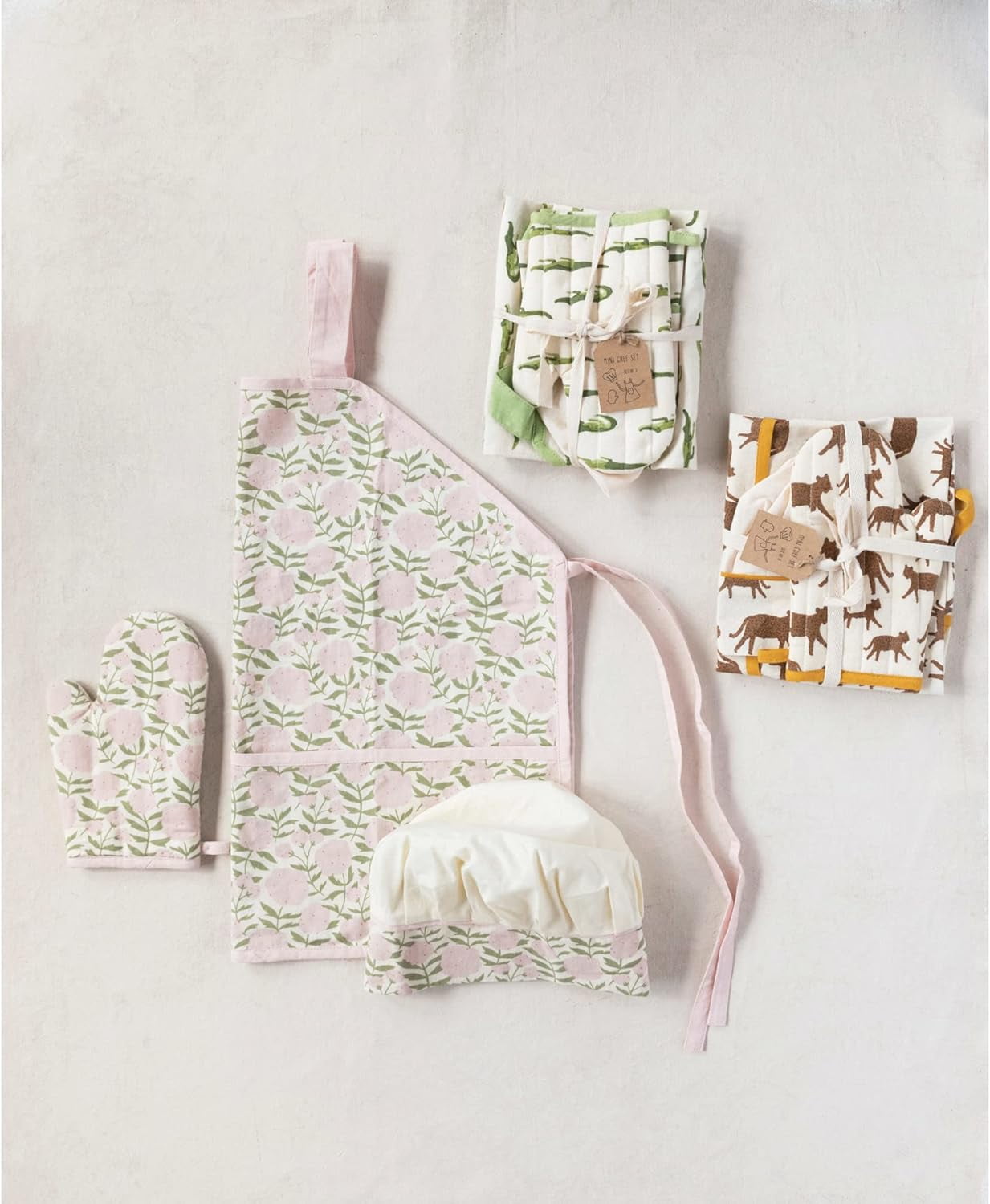 Creative Co-Op Cotton Child Apron with Alligators