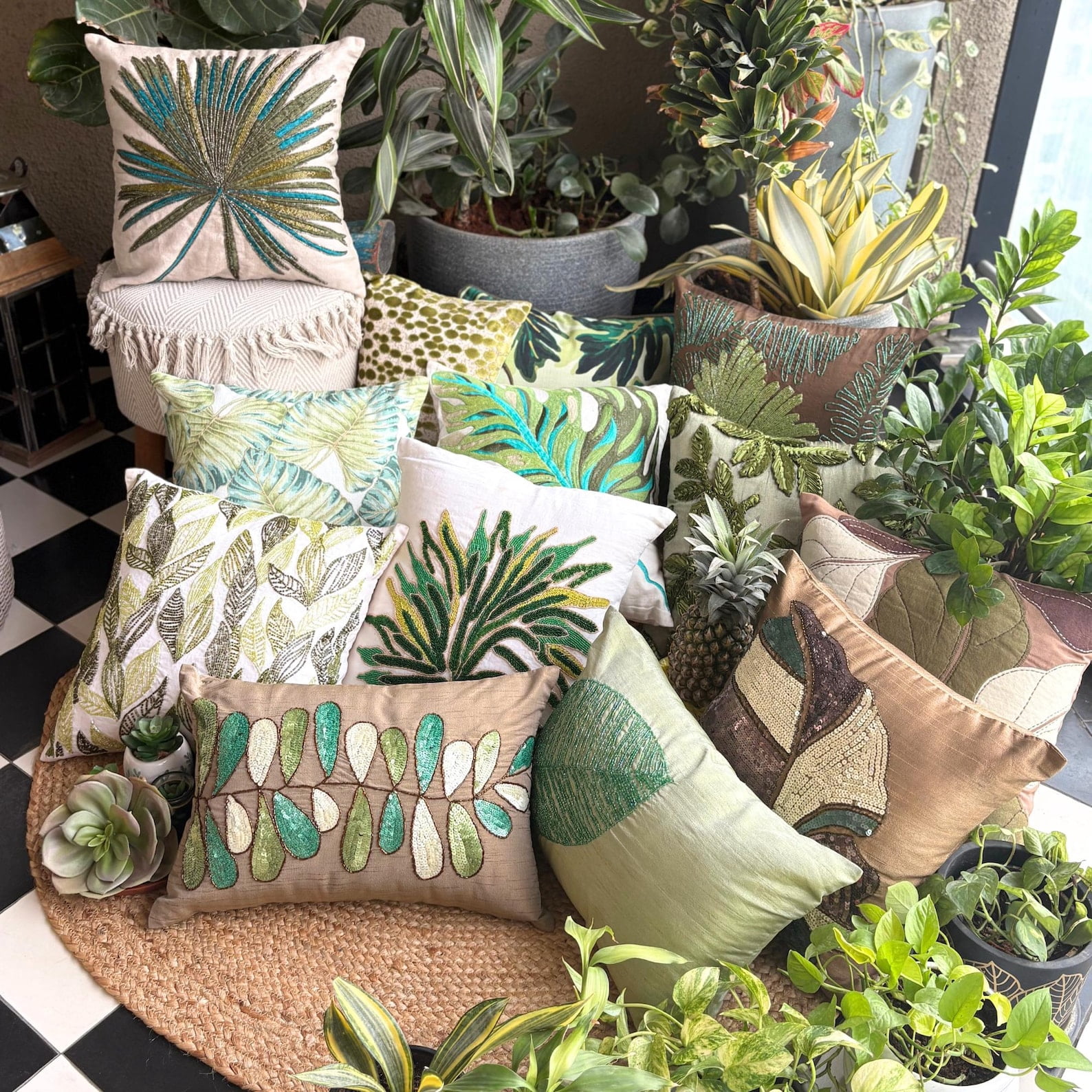 The HomeCentric Decorative Pillow Cover, Dark Green Throw Pillows Cover, Botanical Pillows Cover, Throw Pillow Covers Pack of 2, 18x18 inch (45x45 cm) Square Silk Pillowcase, Floral, - Green Foliage