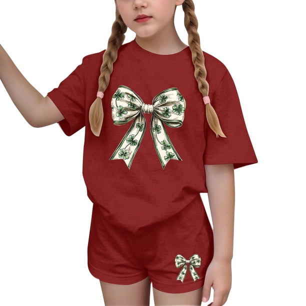 Vestido de manga corta para niños Día de San Patricio impreso de dos piezas Conjunto de cuello redondo con pantalones cortos, blusa de manga corta