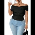 thumbnail image 2 of Camiseta de Corta Ajustada con Hombros Descubiertos y Fruncido Cruzado para Mujer, Talla Grande Negro XL, 2 of 9