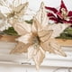 thumbnail image 5 of Monstrate Flores navideñas de 26 cm, decoración de árbol de terciopelo brillante o guirnaldas para lucir regordetas y elegantes. coronas Kits de decoración para fiestas platino, 5 of 6