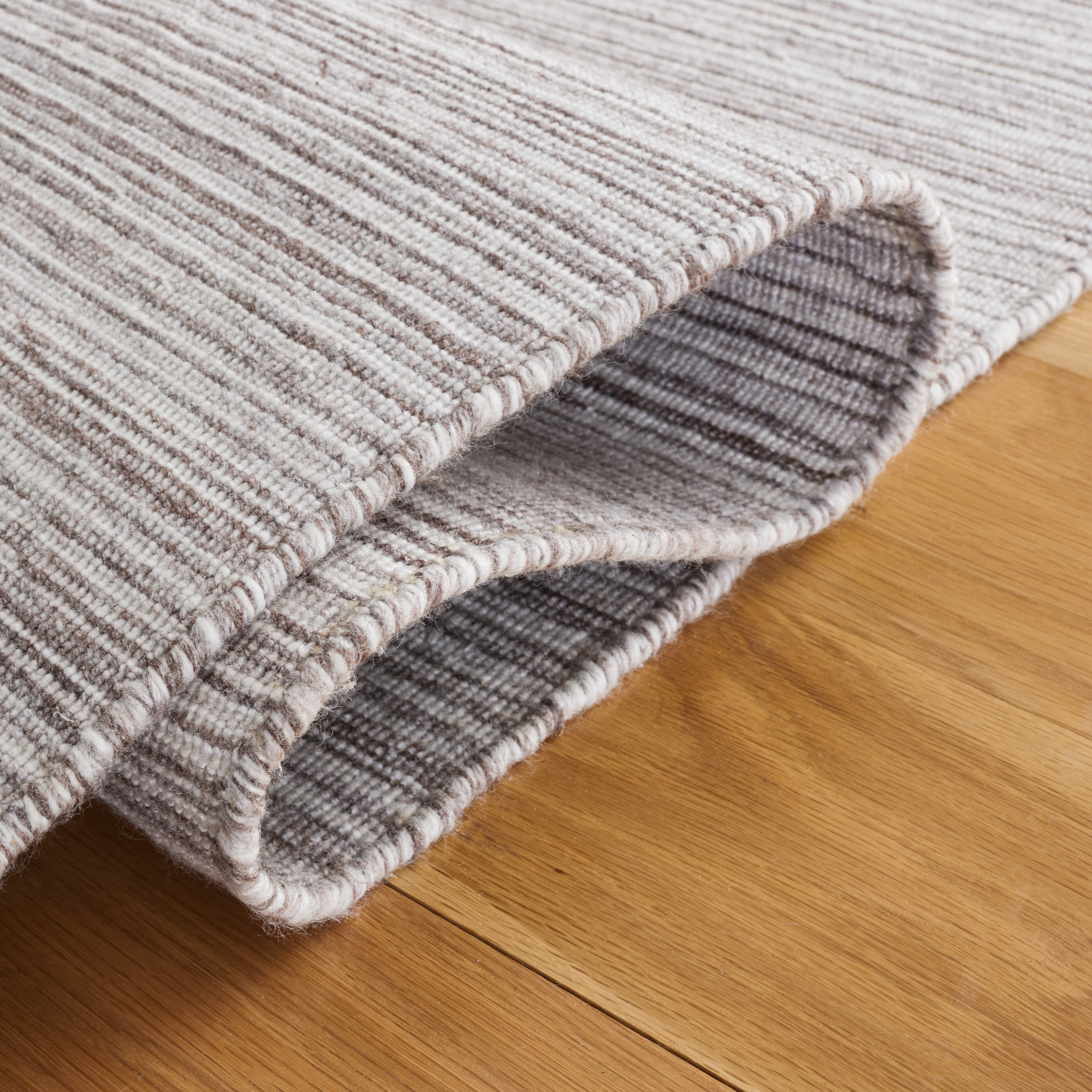 SAFAVIEH Kilim Cemal Striped Polyester Runner Rug, Beige/Ivory, 2'3" x 9'