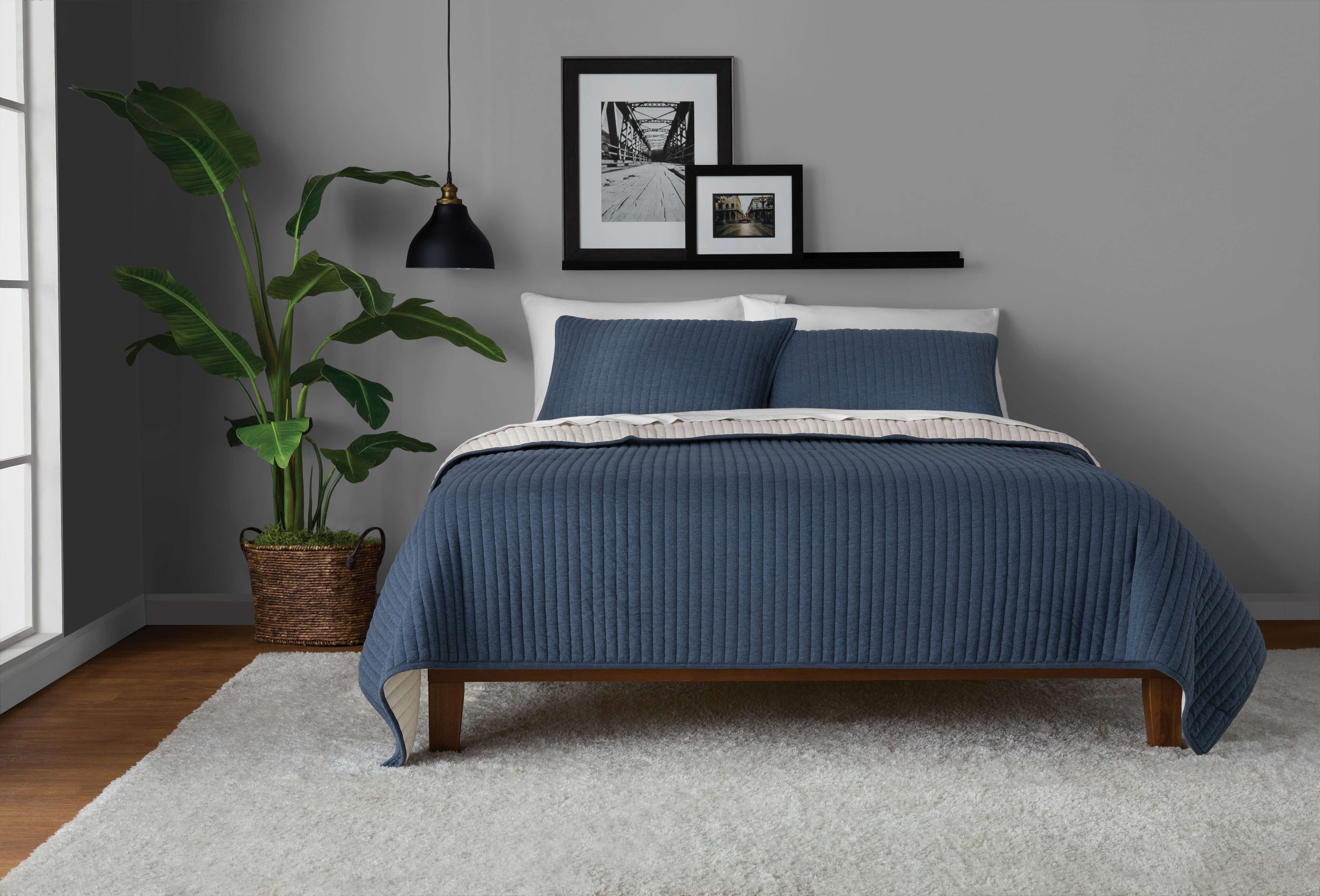 Mainstays Jersey Quilt Bedding 60% Cotton, 40% Polyester Jersey Knitted Weave, King - Reversible, Breathable