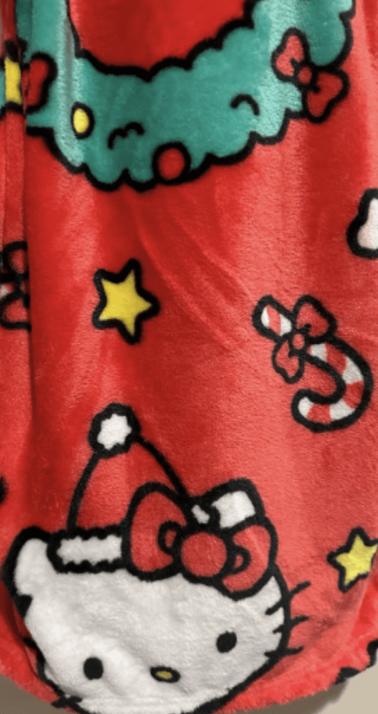 Hello Kitty Pepermint Wreath 60in x 70in Cloud Throw