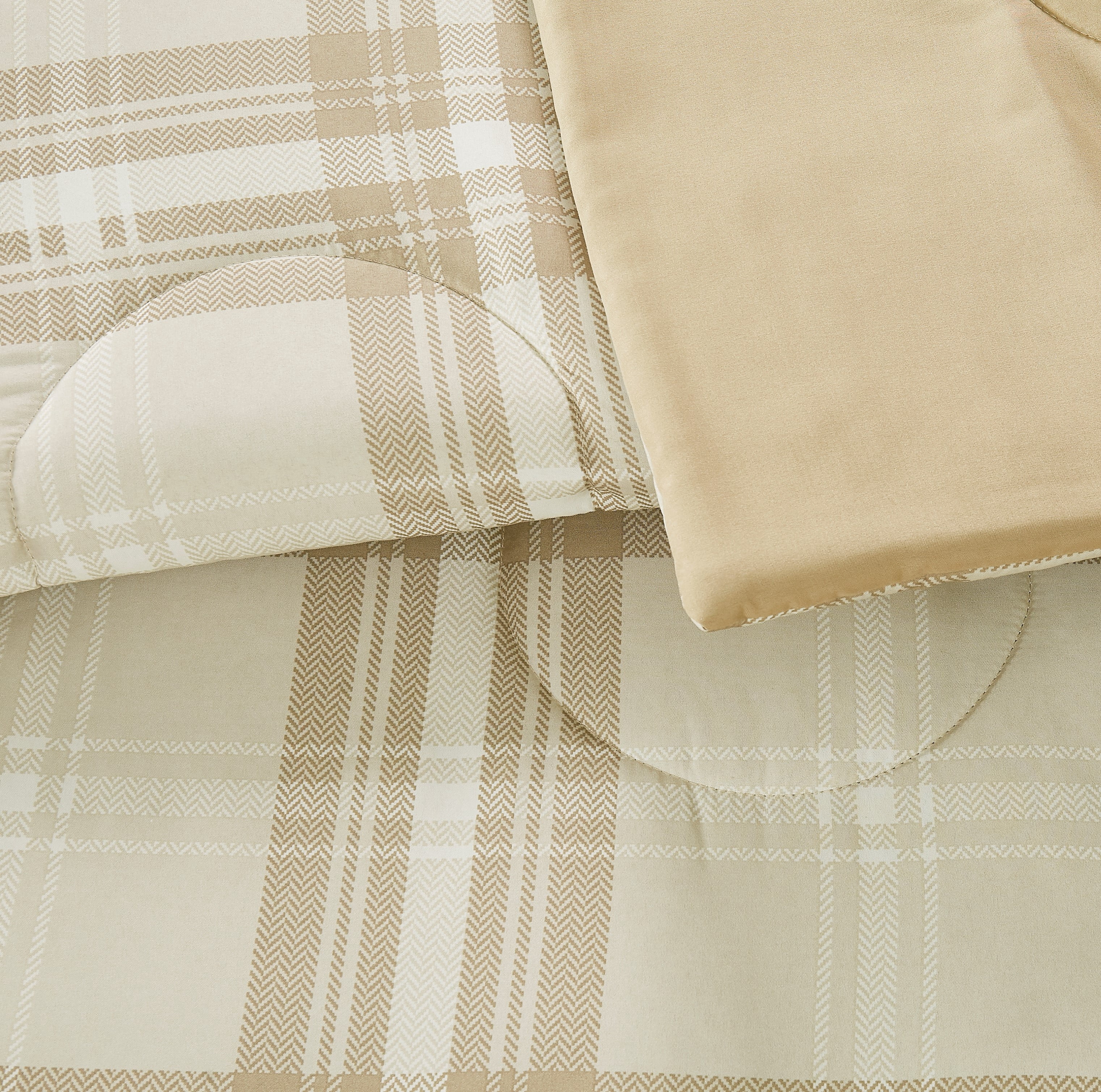 Mainstays 7 Piece Reversible Bed in a Bag Comforter Set with Sheets, Beige Plaid, King